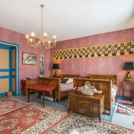 Saint-just-luzac Chateau Sleeps 15 Pool Wifi בית כפרי